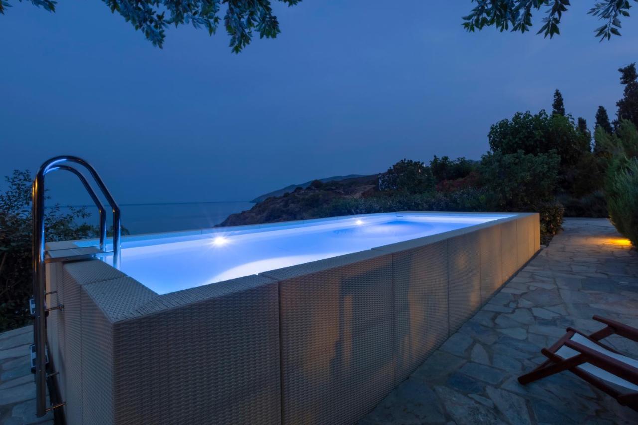 Luxury Villa By The Beach Stenies Exterior photo