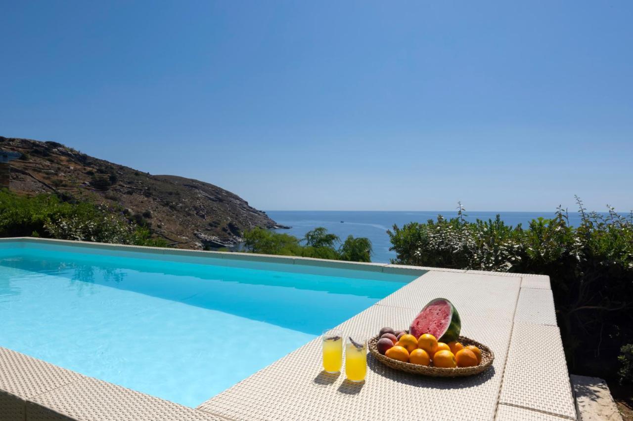 Luxury Villa By The Beach Stenies Exterior photo