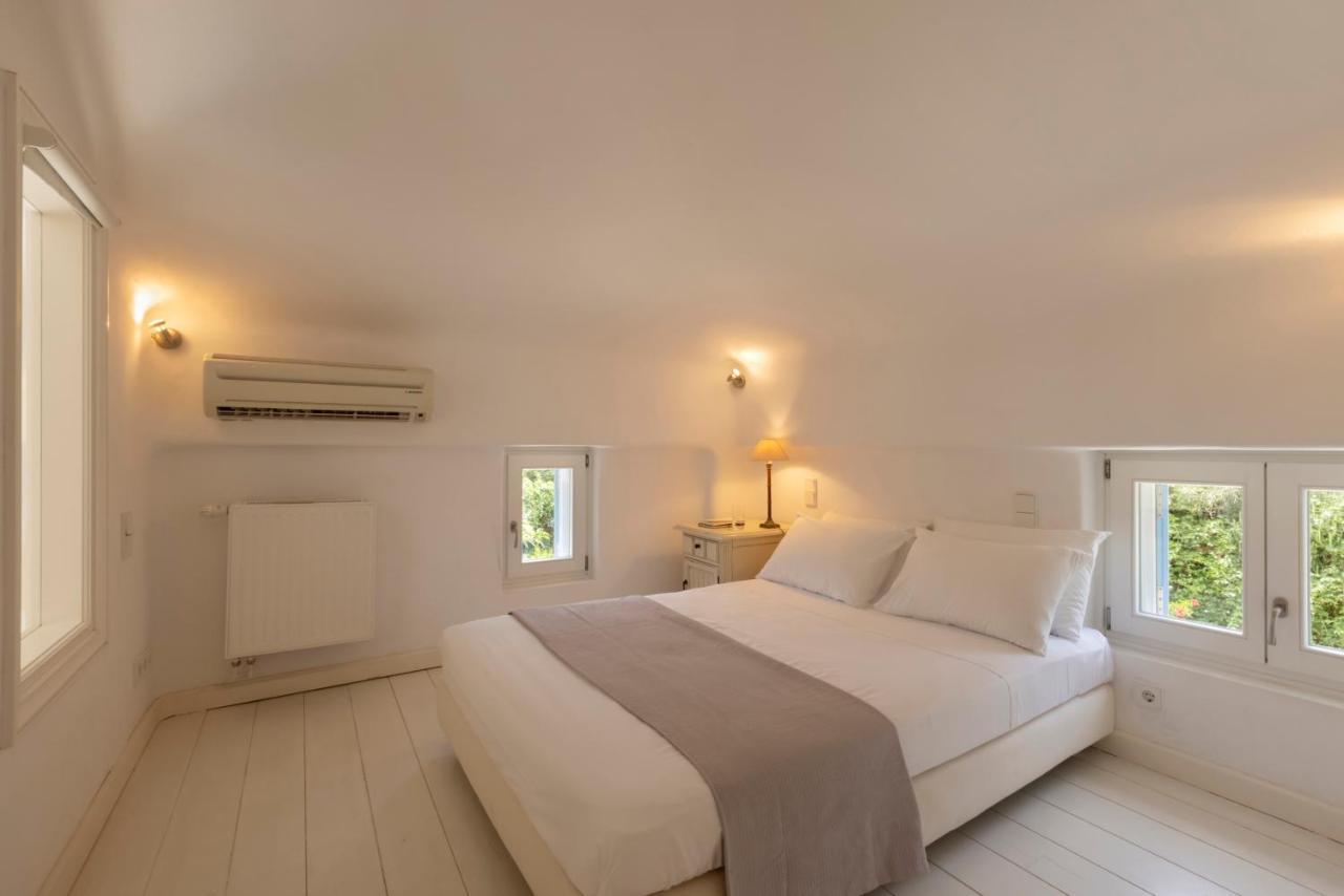 Luxury Villa By The Beach Stenies Exterior photo
