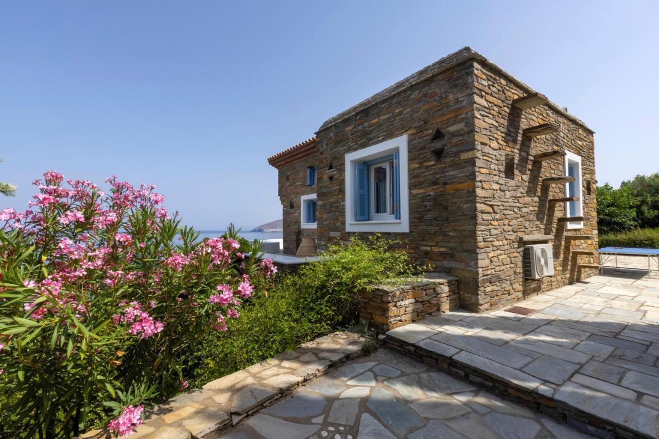 Luxury Villa By The Beach Stenies Exterior photo